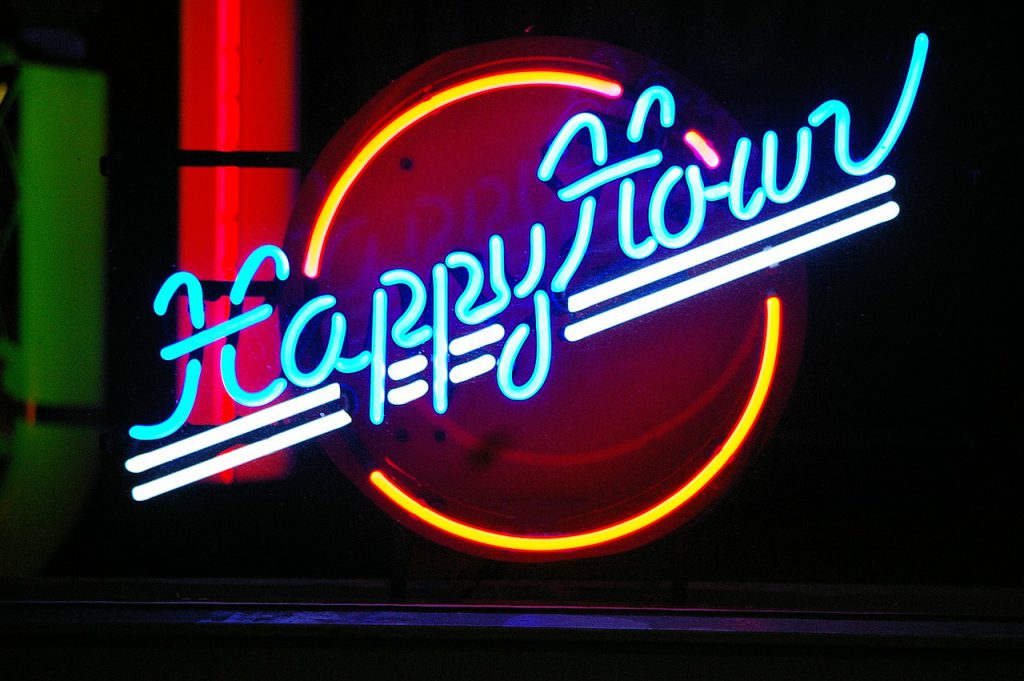 Làm bảng hiệu hộp đèn bằng đèn Neon sign